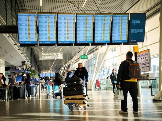 Отказани летови (фото: EPA/PHIL NIJHUIS - илустрација) - 