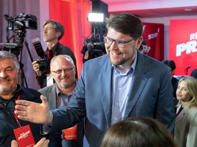 Пеђа Грбин (Фото: EPA/STRINGER) - 