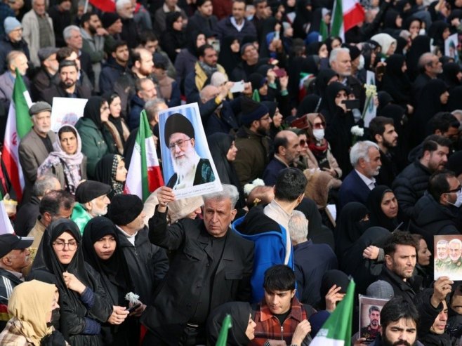 Иран (Фото:  EPA/ABEDIN TAHERKENAREH, илустрација) - 