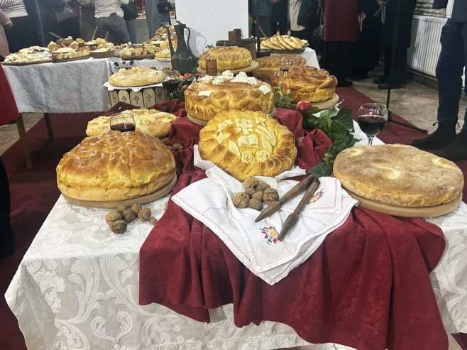 Обредна изложба божићног колача Чесница, Гацко - Фото: РТРС