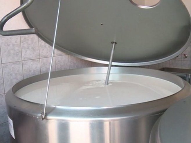 Млијеко - Фото: РТРС