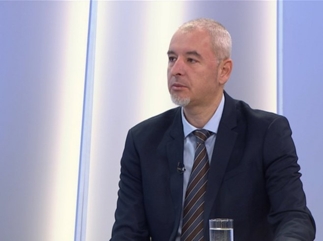 Калужа: Бошњаци опет направили хаос и увукли БиХ