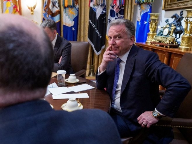 Стив Виткоф (фото: EPA/AARON SCHWARTZ / POOL) - 