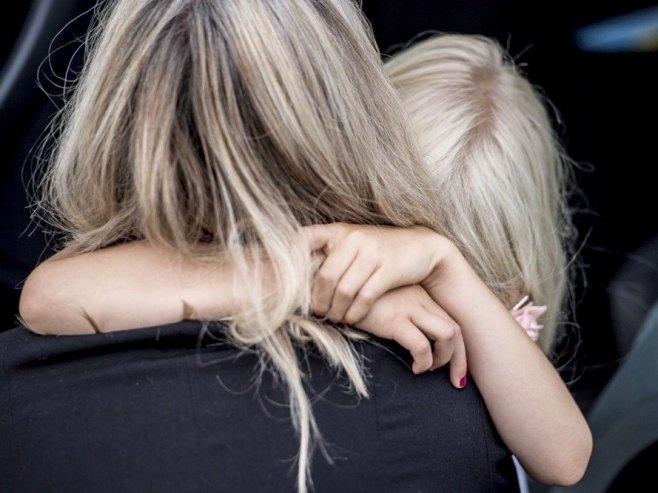 Дјеца и родитељи (Фото: EPA/MADS CLAUS RASMUSSEN/илустрација) - 