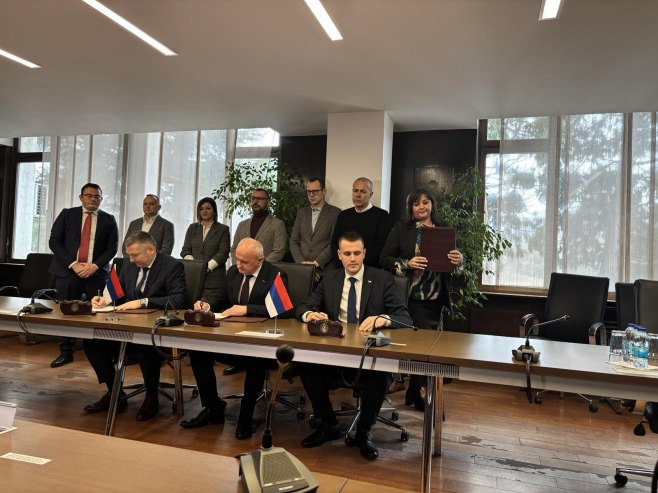 Потписивање уговора - Фото: РТРС