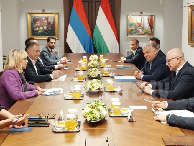 Тришић Бабић, Додик и Орбан - Фото: РТРС