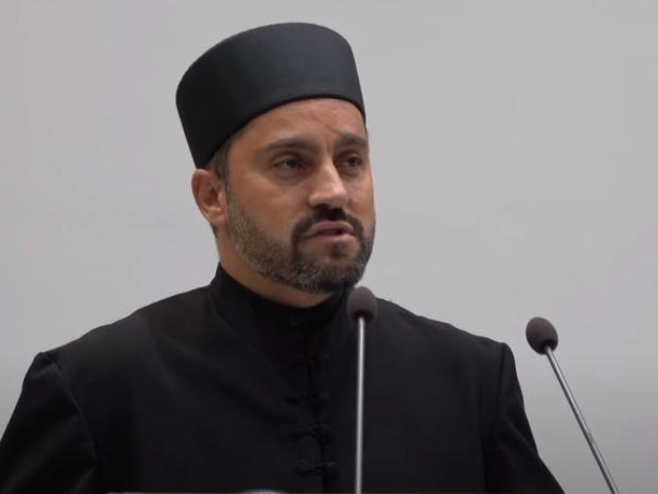 Отац Миајло Бацковић (Фото: Printscreen Youtube/ in4snet) - 