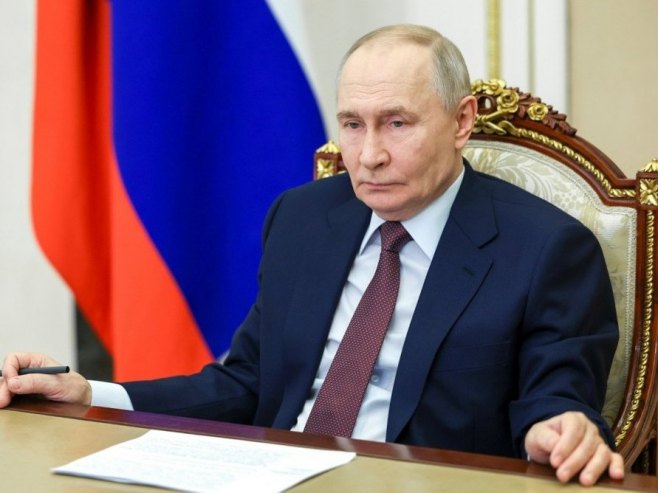 Владимир Путин (Фото:  EPA/VYACHESLAV PROKOFYEV, илустрација) - 