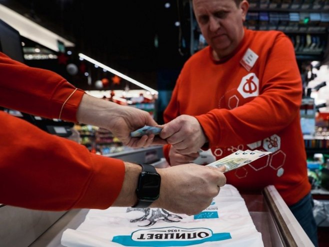 Од данас у Бугарској обавезно плаћање у еврима (Фото: EPA/BORISLAV TROSHEV) - 