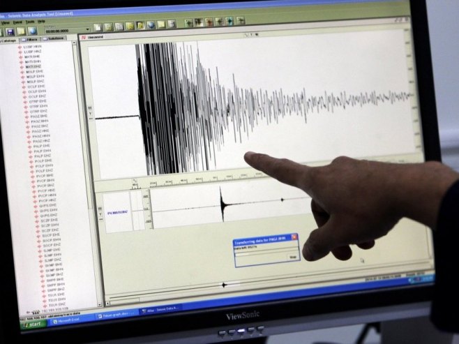 Земљотрес (Фото: EPA/RITCHIE B. TONGO, илустрација) - 