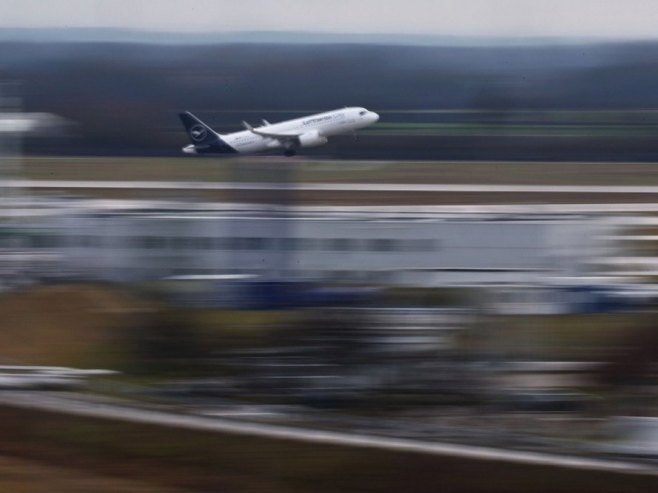 Авион (Фото: EPA/ANNA SZILAGYI, илустрација) Авион (Фото: EPA/ANNA SZILAGYI, илустрација) -