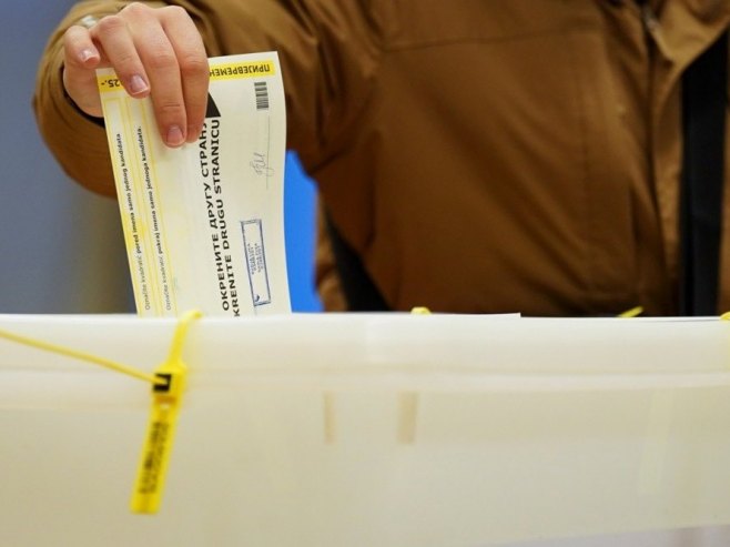 Избори у Републици Српској (Фото: EPA/NIDAL SALJIC) - 