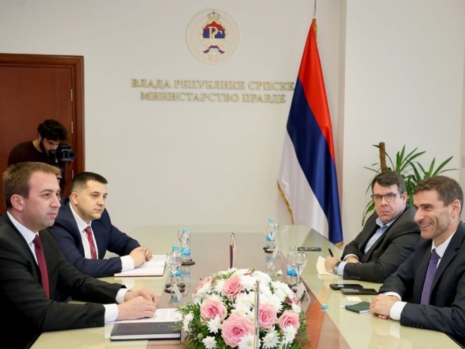 Горан Селак са представницима Амбасаде САД Горан Селак са представницима Амбасаде САД - Фото: Уступљена фотографија