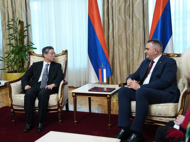 Минић са јапанским амбасадором - Фото: Уступљена фотографија