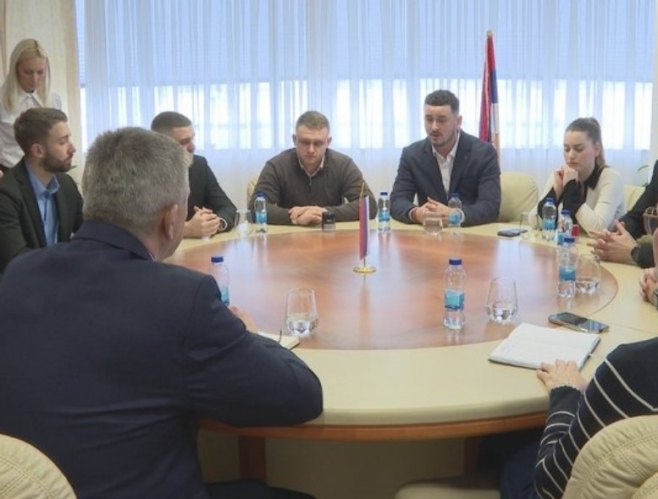 Мастиловић са Унијом студената - Фото: РТРС