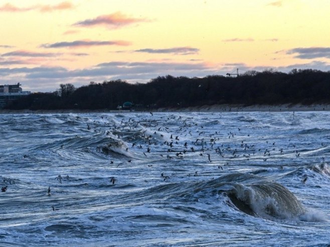 Море (фото: EPA/PIOTR KOWALA - илустрација) - 