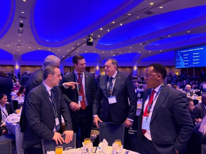 Молитвени доручак (фото: x.com/MiloradDodik) - 