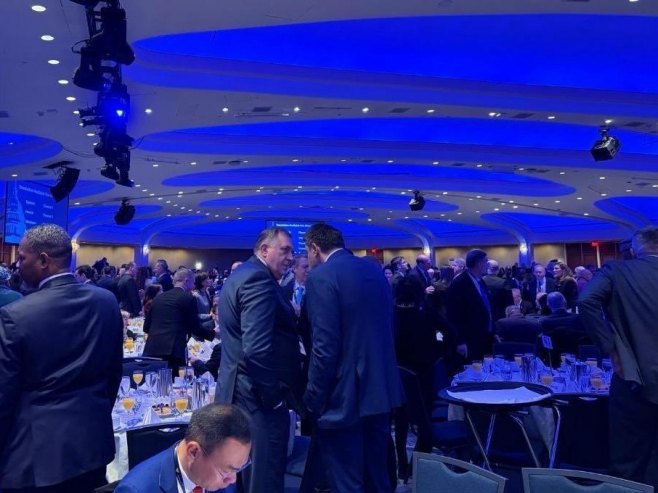 Молитвени доручак (фото: x.com/MiloradDodik) - 