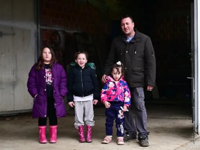 Дјевојчица на апаратима за дисање (Фото: atvbl.rs) - 