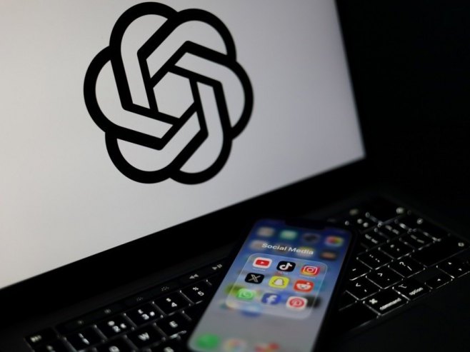 ChatGPT (Фото: EPA/ADAM VAUGHAN) - 