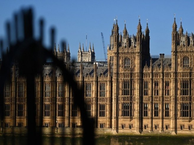 Британски парламент (Фото: EPA/ANDY RAIN) - 