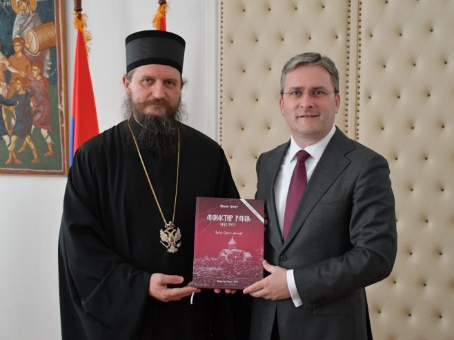 Епископ Сергије и Никола Селаковић (фото: eparhijabihackopetrovacka.org) - 