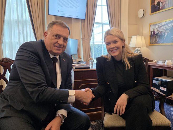 Милорад Додик и Каролин Ливит (фото: x.com/MiloradDodik) - 