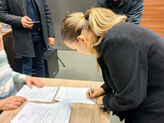 Уговор о стипендирању - Фото: СРНА