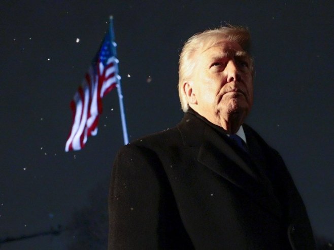 Доналд Трамп (Фото: EPA/SHAWN THEW) - 