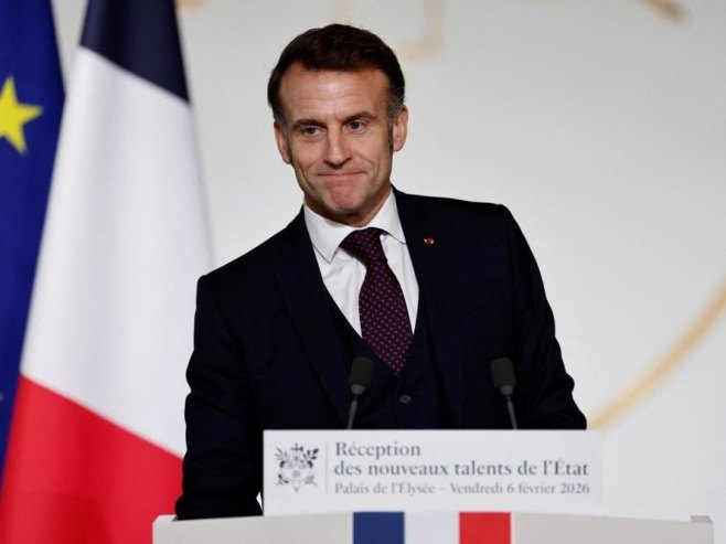 Емануел Макрон (фото: EPA/BENOIT TESSIER) - 