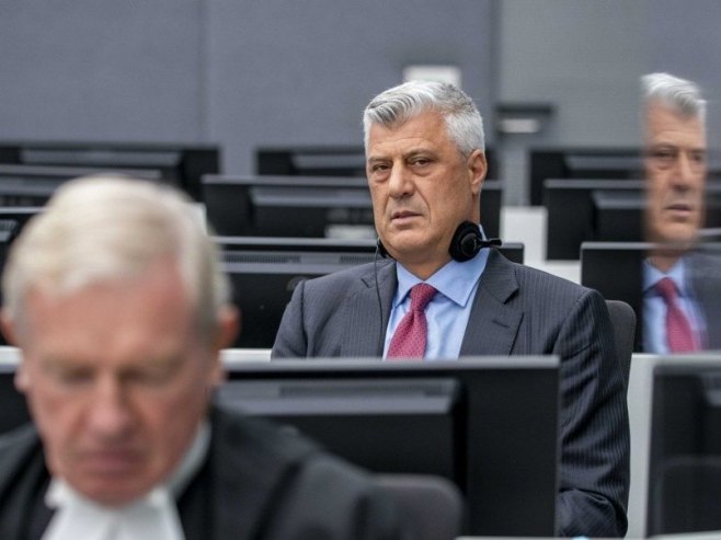 Хашим Тачи на суђењу (фото: EPA/JERRY LAMPEN) - 