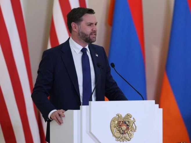 Џеј Ди Венс (фото: EPA/VAHRAM BAGHDASARYAN/POOL) - 