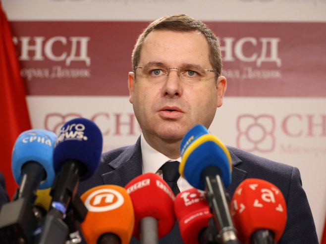 Радован Ковачевић на конференција за новинаре - Фото: ZIPAPHOTO/Borislav Zdrinja