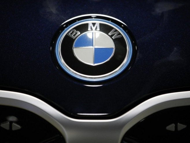 BMW (фото:  EPA/RUNGROJ YONGRIT - илустрација) - 