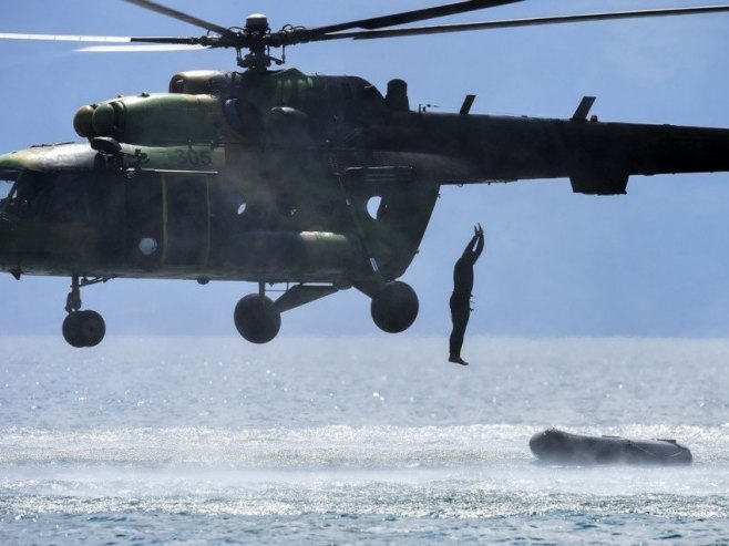 Војна вјежба (Фото: EPA/GEORGI LICOVSKI, илустрација) - 