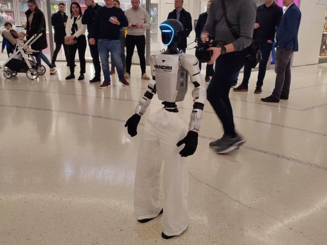 Презентација првог хуманоидног робота Робија - Фото: Уступљена фотографија