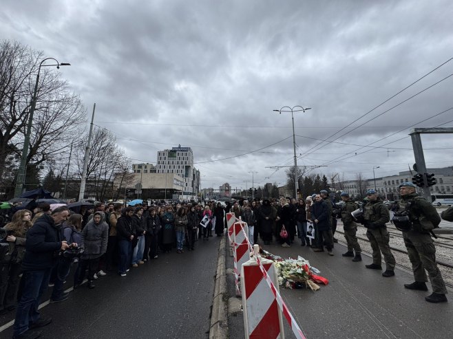 Одавање почасти настрадалом - Фото: РТРС