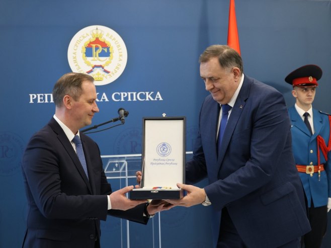Додјела одликовања Додјела одликовања - Фото: ZIPAPHOTO/Borislav Zdrinja