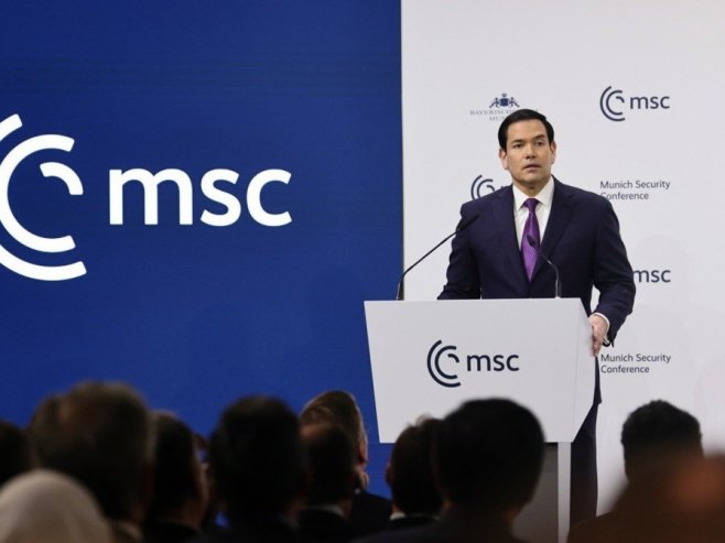 Марко Рубио (фото: EPA/RONALD WITTEK) - 