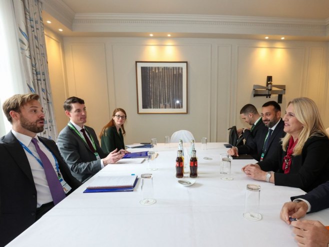 Брандон Ханрахан и Жељка Цвијановић у Минхену - Фото: РТРС