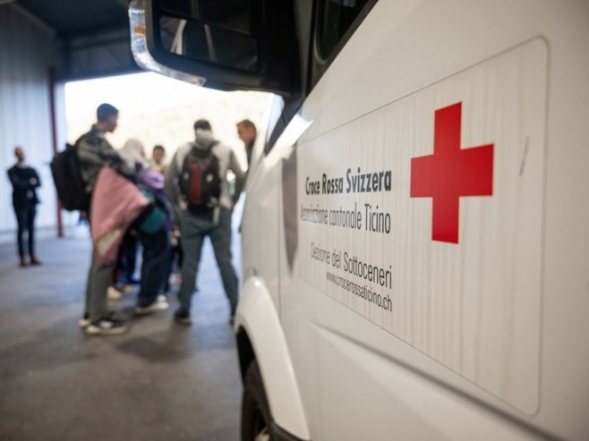 Швајцарска, хитна помоћ (Фото: EPA/ELIA BIANCHI) - 