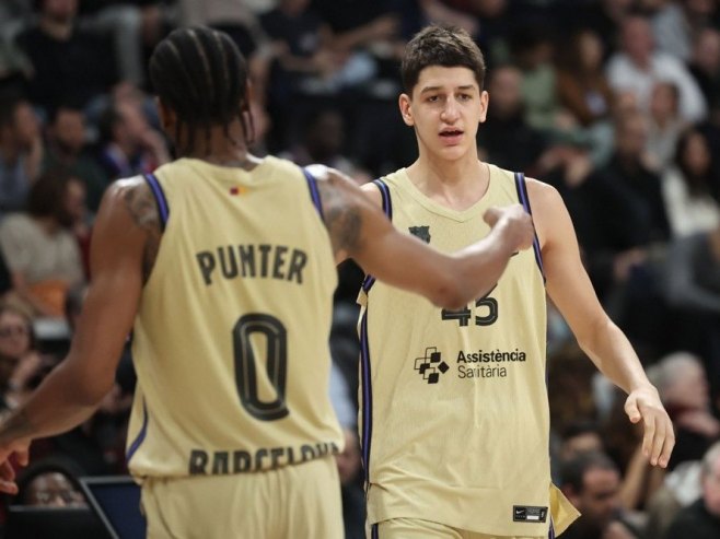 Кевин Пантер и Никола Кустурица (фото: EPA/CHRISTOPHE PETIT TESSON) - 