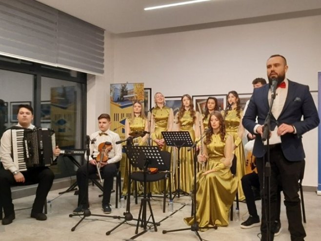 Музичко-поетско вече у Галерији "Жарко Видовић" одушевило публику