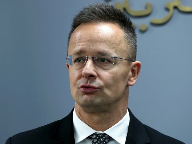 Петер Сијарто (Фото: EPA/WAEL HAMZEH, илустрација) - 