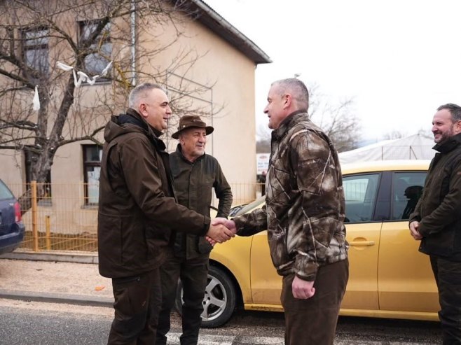 Минић на ловачком дружењу код Шипова - Фото: Уступљена фотографија