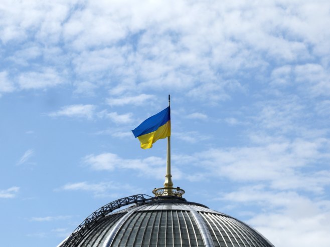 Украјинска застава (Фото: EPA/SERGEY DOLZHENKO) - 