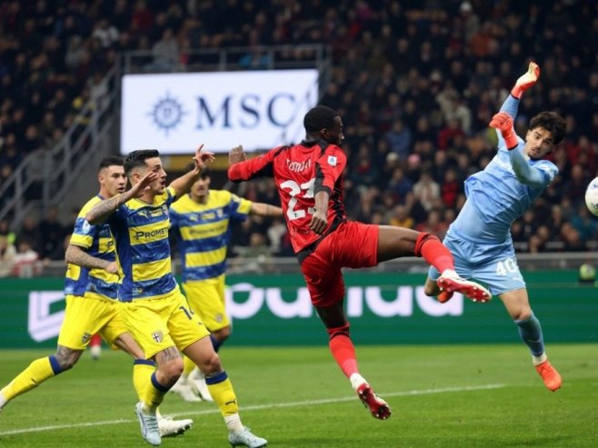 Милан - Парма (Фото: EPA/MATTEO BAZZI) Милан - Парма (Фото: EPA/MATTEO BAZZI) -