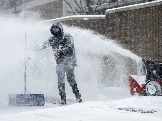 Снијег (Фото: илустрација/EPA/OLGA FEDOROVA) - 