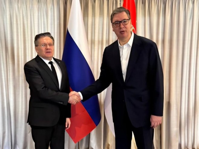 Росато Алексеј Лихачев и Александар Вучић (Фото: www.instagram.com/buducnostsrbijeav/) Росато Алексеј Лихачев и Александар Вучић (Фото: www.instagram.com/buducnostsrbijeav/) -