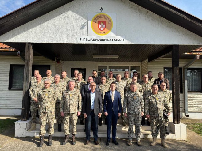 Александар Гогановић у касарни Војвода Степа Степановић - Фото: СРНА